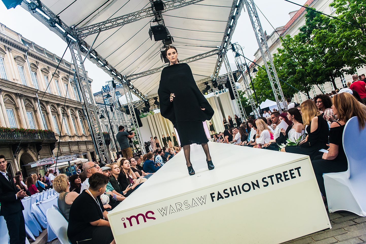 Warsaw Fashion Street 2016 - Zdjęcie 5 z 155